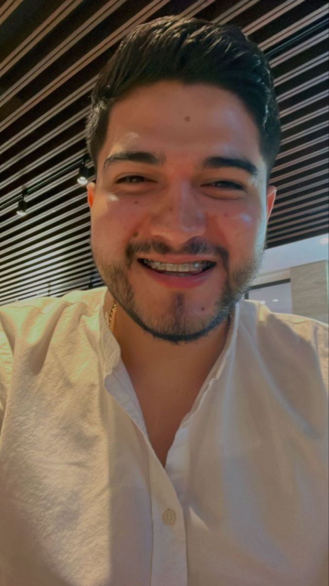 <em><strong>Andrés R.</strong></em>